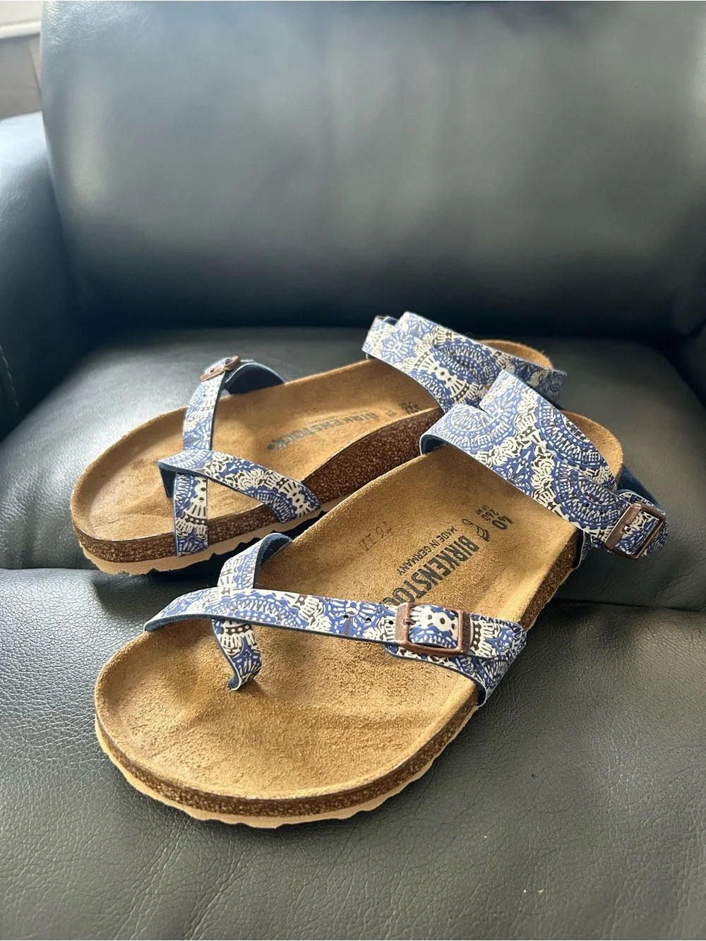 Yara Birkenstocks Rare Blue Print Size 40 - Picture 1 of 13